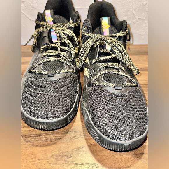 Shoes - Picture 2 of 5